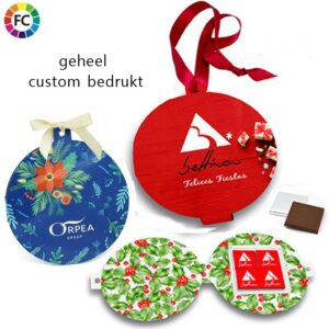 Kerstbal kaart met 4 chocolaatjes
